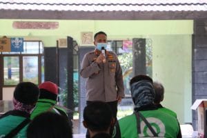 Kapolres Malang bersama Forkopimda Tinjau Pos Screening PT Gojek Online Malang Raya di Pujisari Singosari