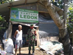 Babinsa 0818/13 Apresiasi Pendirian Bank Sampah Mandiri di Kalipare