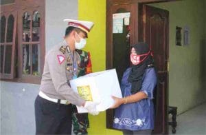 Kanit Reg Ident Polres Malang, Sambangi Korban Kecelakaan Terdampak Covid-19