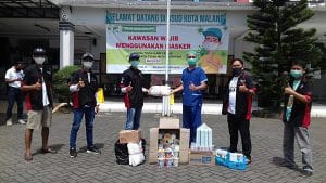 MTC Malang Peduli, Bagikan Nutrisi dan APD Tim Medis Covid-19 RSUD Kota Malang