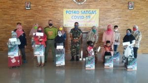 Babinsa Posramil 0818/02 Desa Pendem Kawal  Pemberian Santunan Anak Yatim-Piatu
