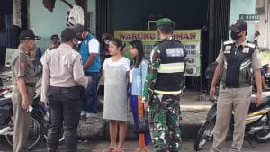 Tim Gabungan TNI-Polri Edukasi Protokol Kesehatan dan Pelaksanaan PSSB di Pasar Pakisaji