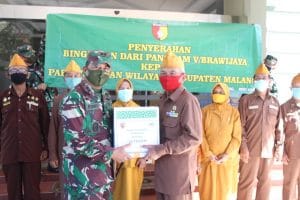 Dandim 0818 Salurkan Bantuan Sembako untuk Veteran dan Warakawuri