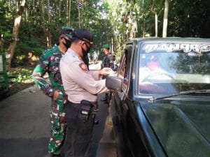 Danramil 0818/13 Kalipare: Kedenpankan Etika dan Tata Krama dalam Pelaksanaan PSBB