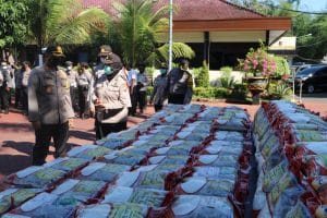 10 Ton Beras Bantuan Mabes Polri Disebar Polres Malang Melalui Bhabinkamtibmas dan Babinsa