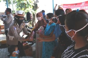 Sambil Bayar Pajak Dapat Bingkisan dan Masker Gratis
