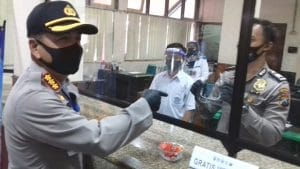 Kapolresta Malang Kota Apresiasi Kepatuhan Petugas Pelayanan SIM dan Samsat Jalankan Protokol Kesehatan
