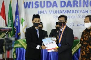 Diwakili Dua Peraih Beasiswa, 162 Siswa Siswi Smamita Diwisuda Secara Daring