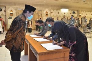 80 Anggota Satpol PP Gresik Dilantik Sebagai Pejabat Fungsional