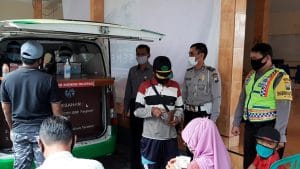 Satlantas Polres Malang Jemput Wajib Pajak di Kampung Tangguh Semeru Desa Sitirejo