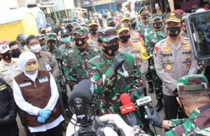 Dandim 0818 Sambut Kedatangan Panglima TNI di Pasar Singosari