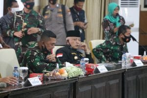 Dandim 0818 Ikut Rapat Evaluasi Ops Pendisiplinan Protokol Kesehatan Bersama Pangdam V/Brw
