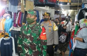 Dandim 0818 Pantau Aktivitas Masyarakat di Pasar Lawang dan Singosari Paska PSBB Malang Raya
