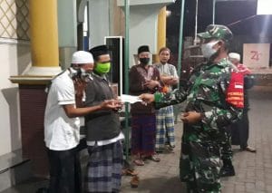 Datangi Masjid, Danramil Bumiaji Himbau Jamaah Disiplin Terapkan Protokol Kesehatan