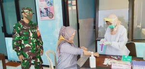 Persiapan Pilkada, Koramil Ampelgading Monitoring Pelaksanaan Rapid Test kepada Anggota PPK dan PPS