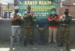 Babinsa Koramil 0818/08 Wagir Membuat Wastafel Cegah Covid-19 di Kawasan Kampung Tangguh Desa Sitirejo