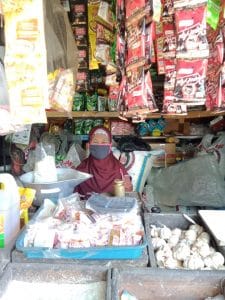 Pedagang Pasar Pakisaji Patuhi Protokol Kesehatan