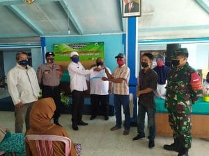 Babinsa Posramil 0818/06 Kromengan Kawal  Penyaluran BLT-DD Tahap 3