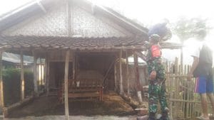 Koramil 0818/09 Ngajum Gelar Karbak di Rumah Sasaran Rutilahu