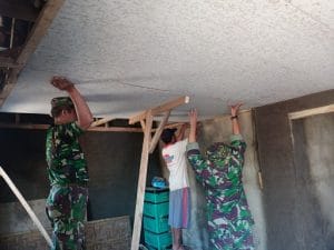 Dengan Semangat Gotong-royong, Koramil 0818/26 Singosari dan Warga Kebut Pengerjaan Program Rutilahu