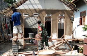 Program Ratilahu Koramil 0818/17 Ubah Rumah Bapak Sumardi Jadi Layak Huni