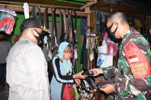 Cegah Covid-19, Dandim 0818 Ajak Masyarakat Sadar Pentingnya Mengenakan Masker