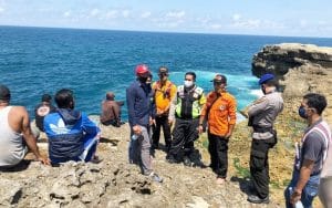Tingginya Ombak Jadi Kendala Pencarian Pemancing yang Hilang di Pantai Keben Tebing
