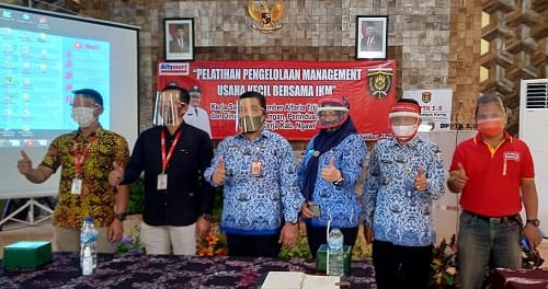 APRESIASI:Kepala Dinas Perdagangan, Perindustrian dan Tenaga Kerja Kabupaten Ngawi, Yusuf Rosyadi menyambut baik langkah Alfamart.