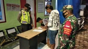 Operasi Yustisi, Koramil-Polsek Ampelgading Imbau Masyarakat Patuhi Protokol Kesehatan