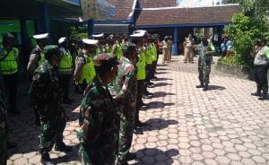 Danramil 13/ Kalipare Pimpin Operasi Yustisi Bersama Anggota Polsek Kalipare