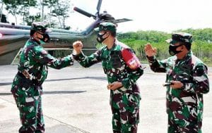 Danrem 083/Bdj Sambut Kasau Saat Tinjau Latihan Manuver Lapangan Sikatan Daya Koops AU