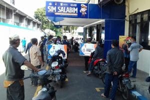 Satlantas Polres Malang Sosialisasi Inpres No 6 Tahun 2020 Bagi Masyarakat Perpanjangan SIM