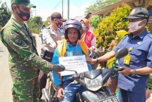 Muspika Turen Berikan Sanksi Sosial Masyarakat Tidak Memakai Masker