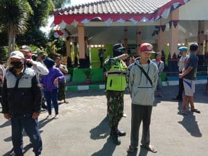 Koramil 0818/01 Pujon Gelar Operasi Gaplin di Sejumlah Fasilitas Umum