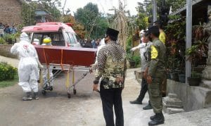 Babinsa Koramil 0818/08 Wagir ikut Pendampingan Pemakaman Secara Protokol Covid-19