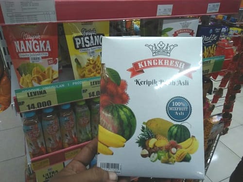 UNGGULAN: Lima produk unggulan dari UMKM Kabupaten Malang diantaranya keripik buah apel, keripik pisang, keripik nangka, keripik beragam buah, dan cheese stick yang diproduksi CV Aurasufa.