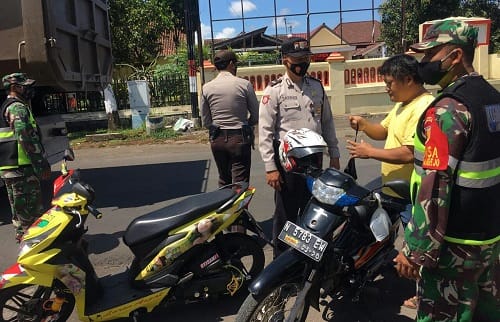 Tiga Pilar di Kecamatan Turen Laksanakan Operasi Yustisi Terhadap Masyarakat