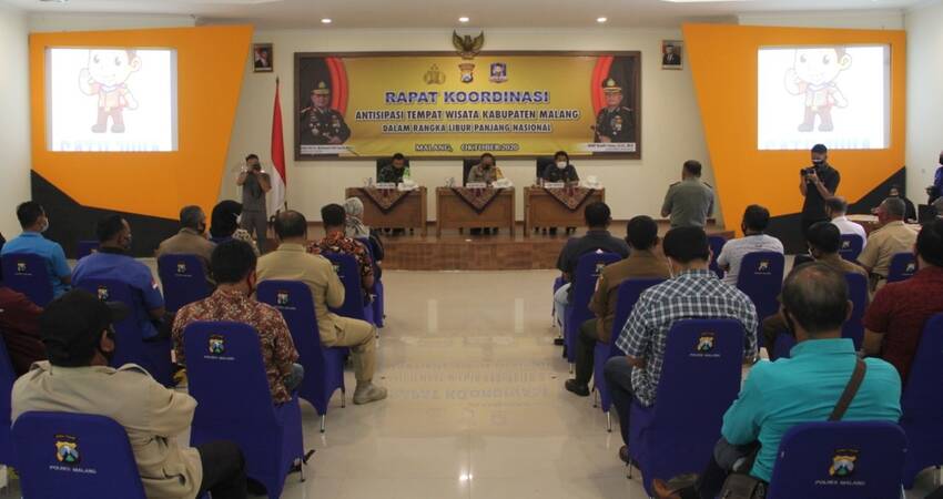 RAKOR: Polres Malang bersama instansi terkait lainnya saat menggelar rakor antisipasi tempat wisata jelang libur panjang.