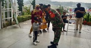 Koramil 0818/01 Pujon Sosialisasi Inpres No 6/2020 ke Pengunjung Tempat Wisata