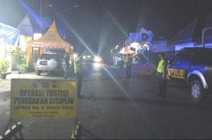 Operasi Yustisi  Gabungan Koramil 0818/13 Kalipare bersama Muspika