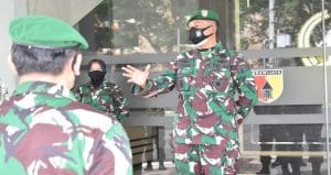 Dandim 0818 Lepas Lima Prajurit Terbaiknya ke Wilayah Timur
