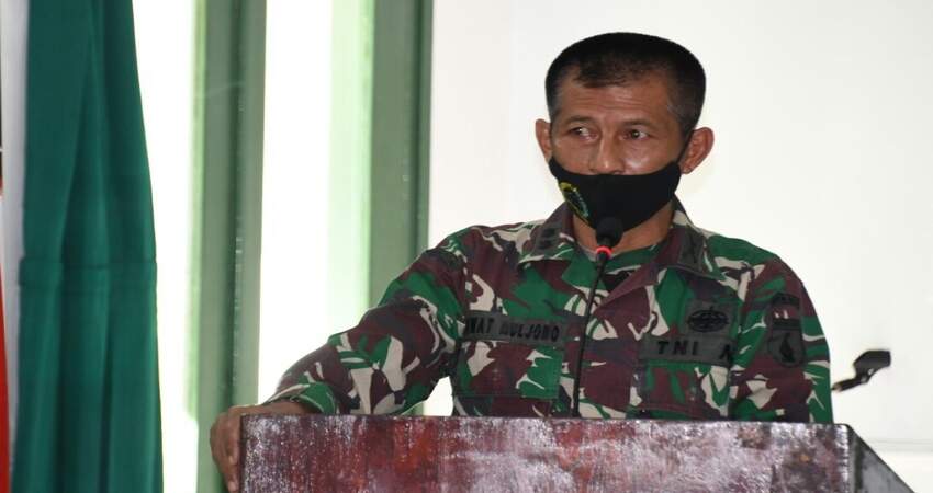 MEWAKILI: Kasiren 083/Bdj Letkol Inf Kuwat Muljono saat mewakil Danrem 083/Bdj Kol Inf Irwan Subekti pada giat rapat penyusunan RKA tahun anggaran 2021.