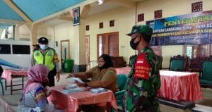 Pastikan Tepat Sasaran, Babinsa  Koramil 0818/06 Sumberpucung Pantau Pendistribusian BLT-DD