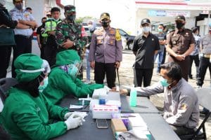 Kapolres Batu bersama Forpimda Sidak  Pelaksanaan Rapid Tes Warga Luar Kota Batu