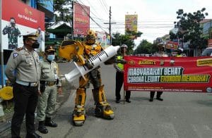 Satlantas Polres Malang Gandeng Komunitas Cosplay Sosialisasikan Vaksinasi Covid-19