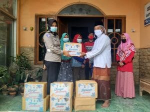 Satlantas Polres Malang Bagikan Sembako di Panti Asuhan Mabarot Kepanjen