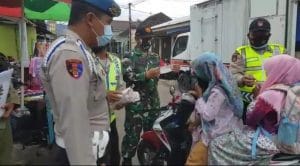 Koramil 0818/23 Secara Sinergi Gelar Operasi Yustisi Pendisiplinan Prokes Covid-19