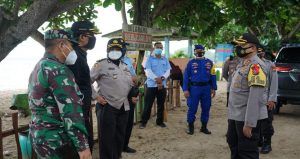 Kapolres Malang Sidak Pendisiplinan Prokes di Pantai Balekambang