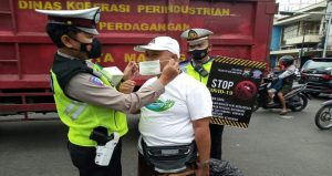 Tekan Penyebaran Covid-19, Satlantas Polresta Malang Kota Blusukan ke Pasar