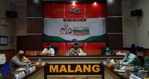Sukseskan Gerakan Santri Bermasker, Kapolres Malang Ajak Para Santri Biasakan Pakai Masker dan Patuh Prokes